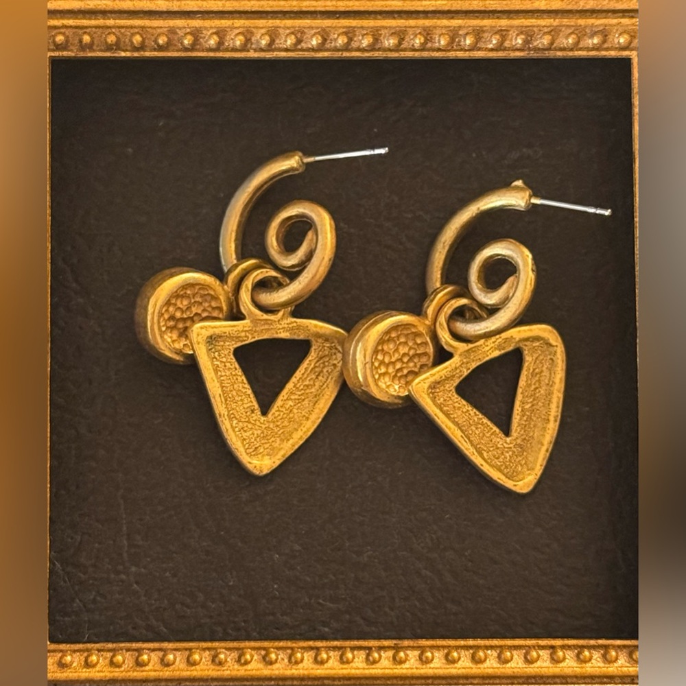 VTG French Gold Swirl Pink Cabochon Hoop Earrings - Picture 5 of 8
